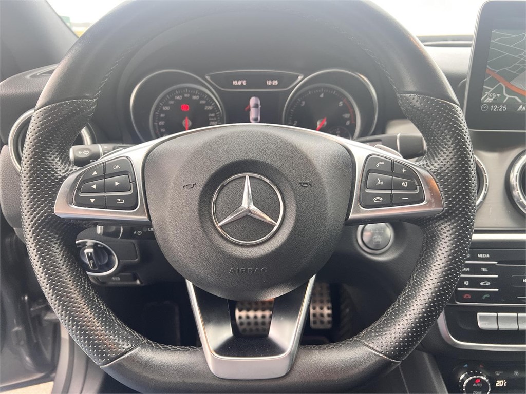 Foto 14 MERCEDES CLA 200D AMG LINE 7G-DCT